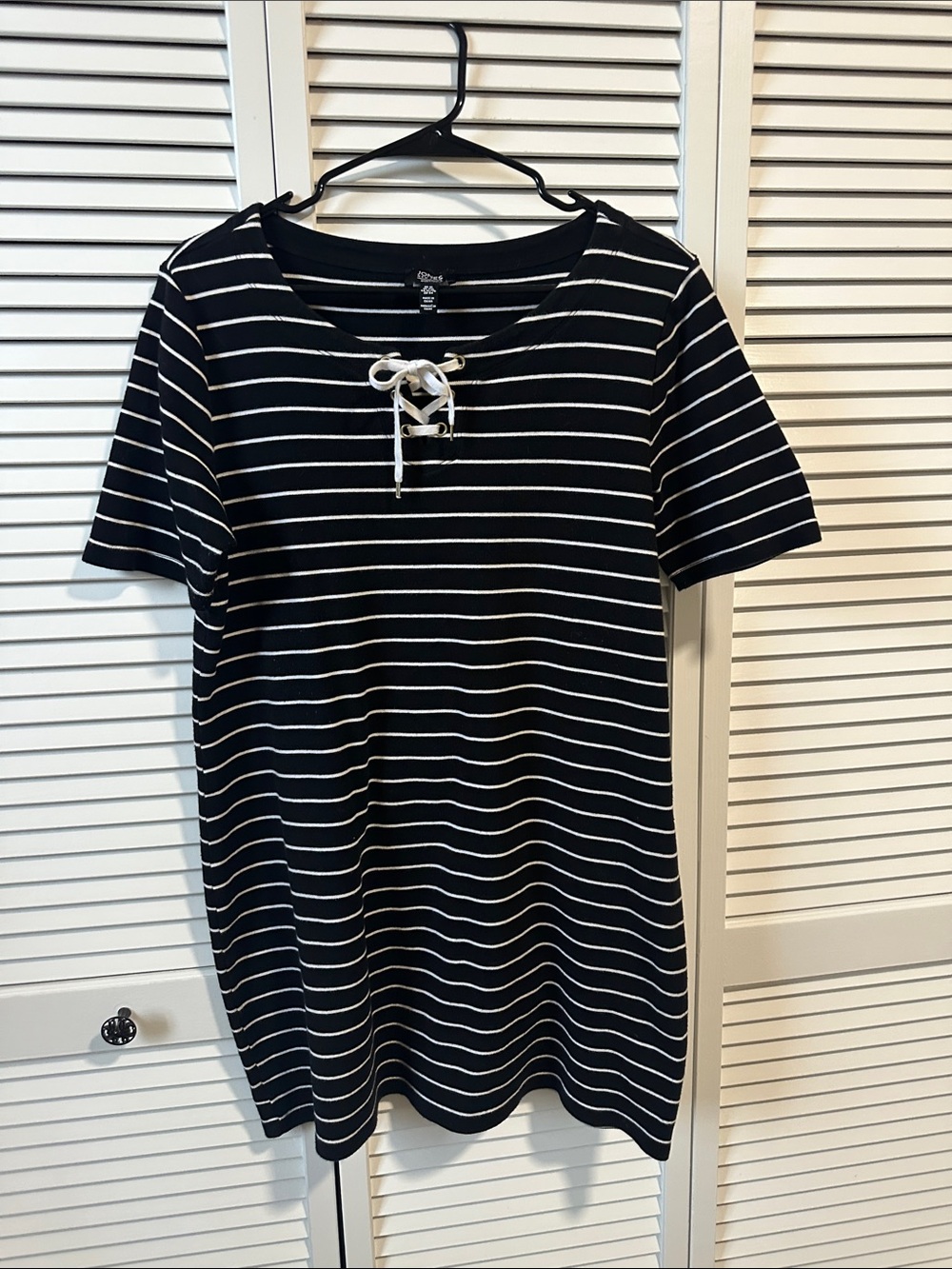 Jones New York Black and White Striped Lace-Up Tee Dress
